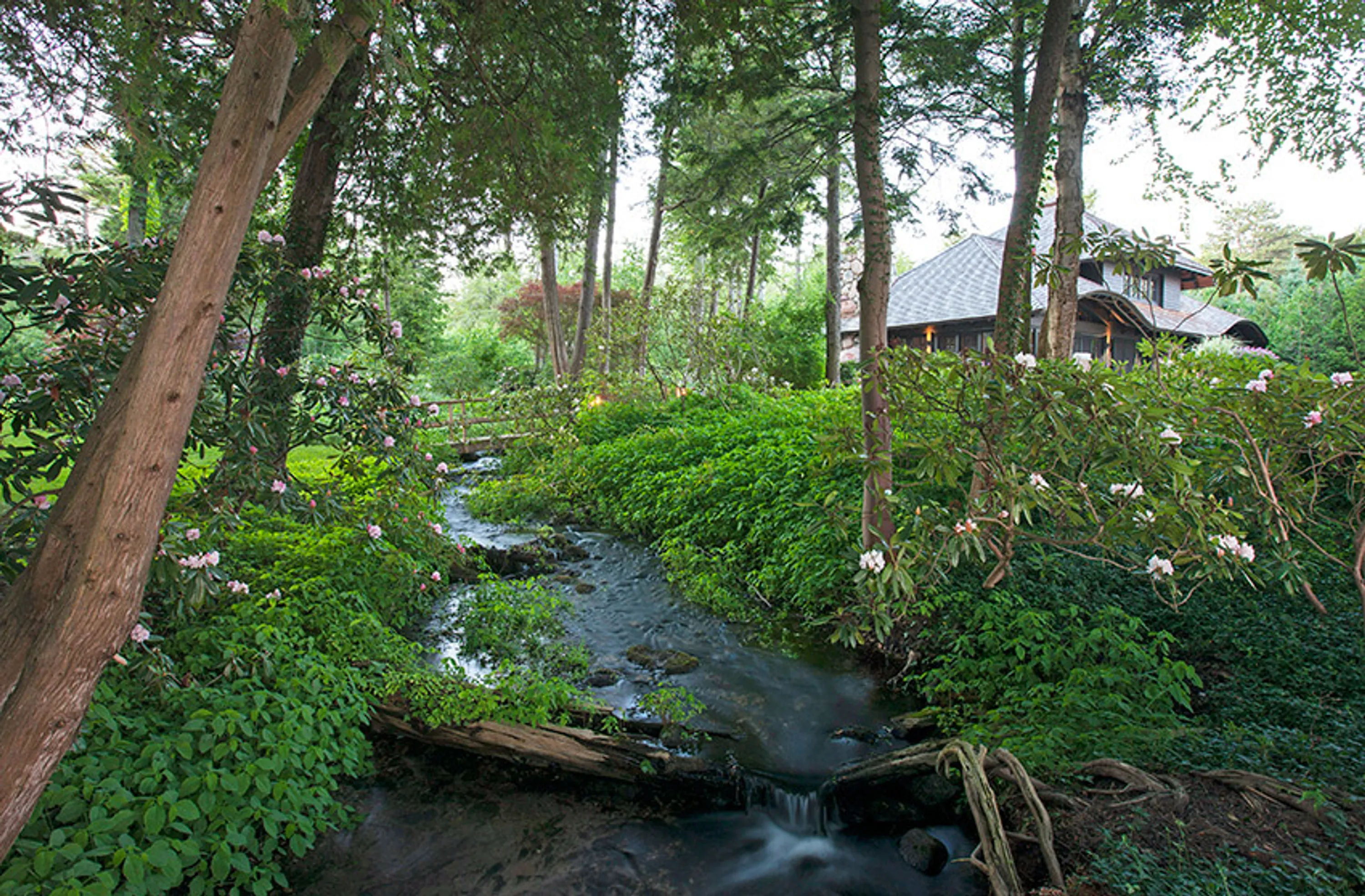 1 hero image creek house top residential landscape blog hoerrschaudt