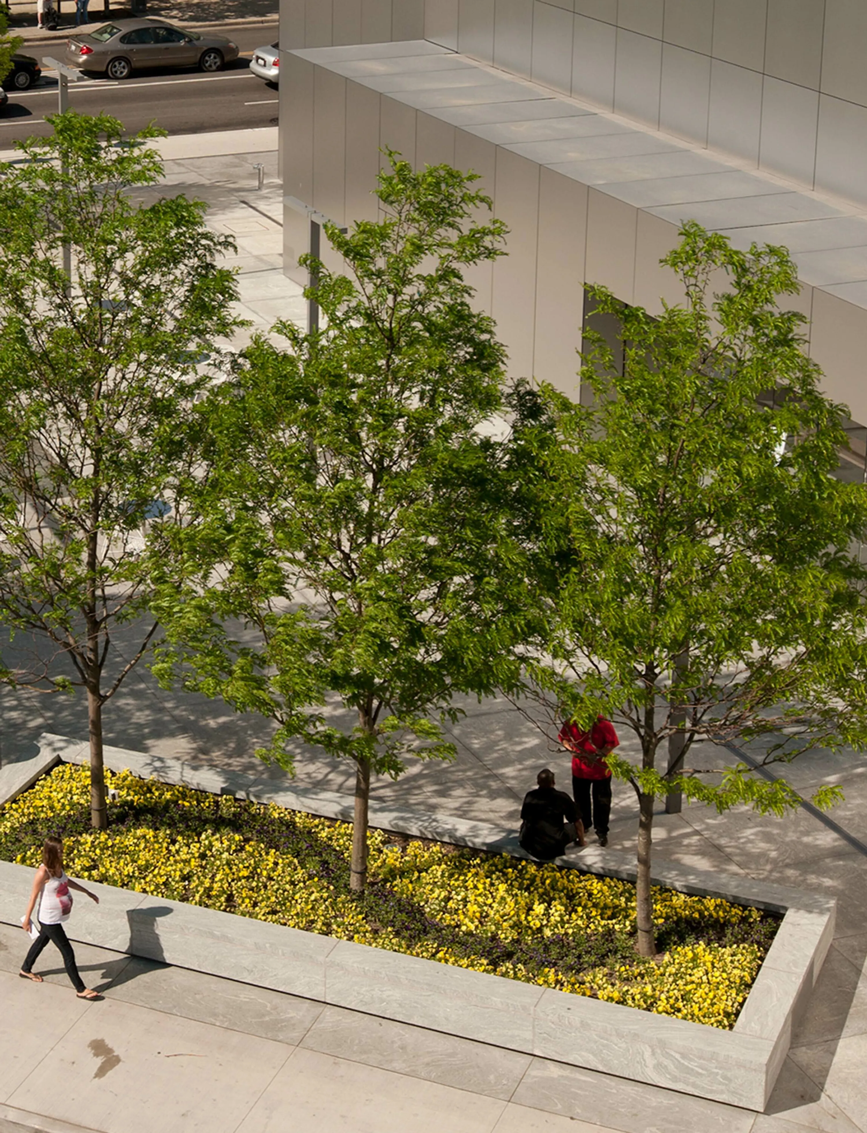 2 A gardenbed sitting area applestore hoerrschaudt