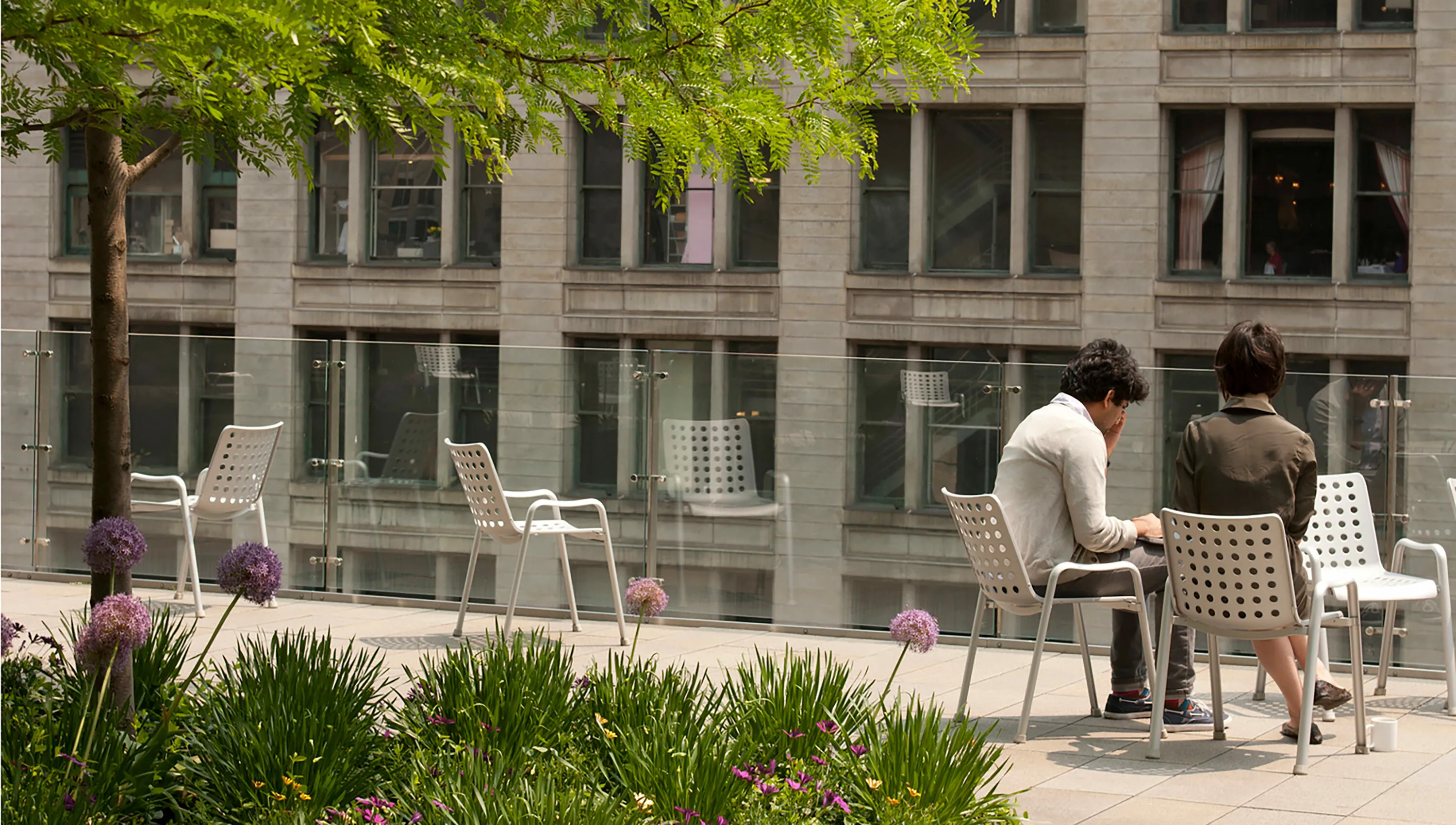 3 B white chairs people flowers morningstarinc hoerrschaudt