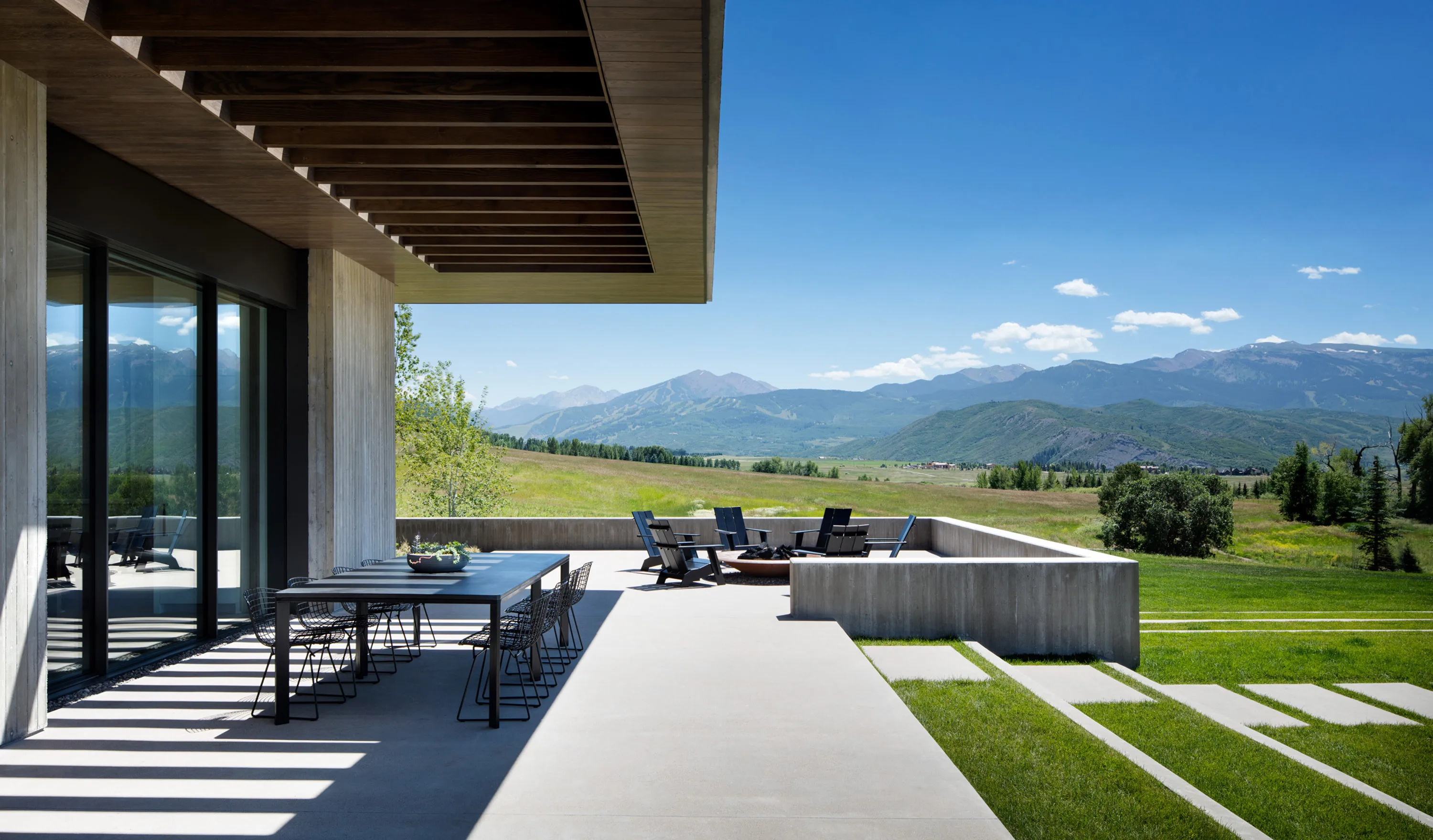 5 dining area mountains metz coloradoranch hoerrschaudt