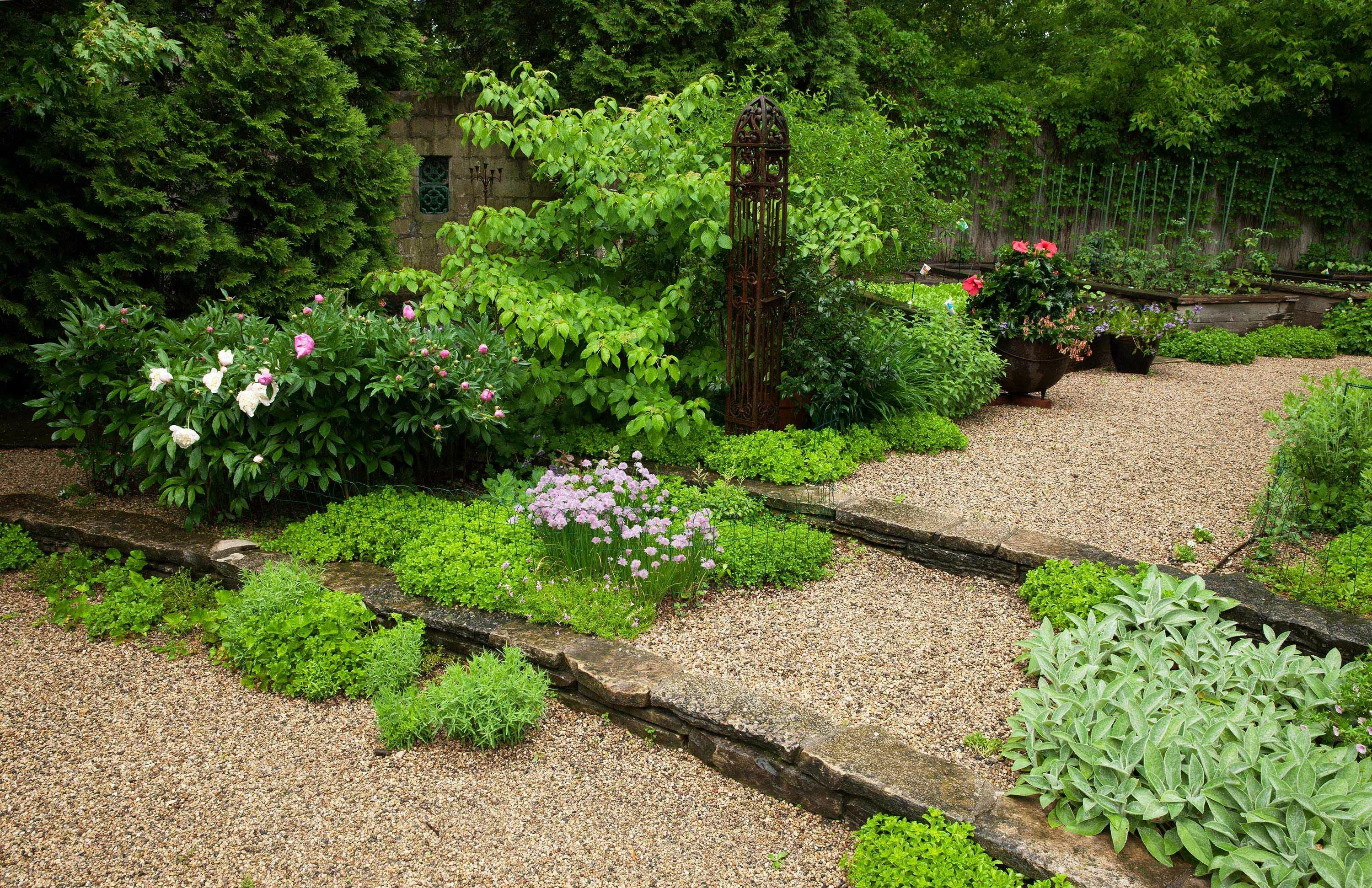 8 gravelpath stairs greene gardenintheround hoerrschaudt